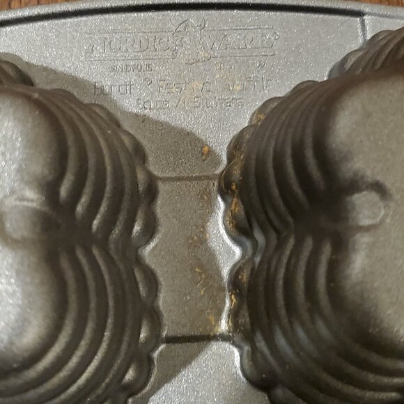 Nordic Ware Bundt Festival 12 Mini Cakelet Baking Pan - Picture 5 of 8